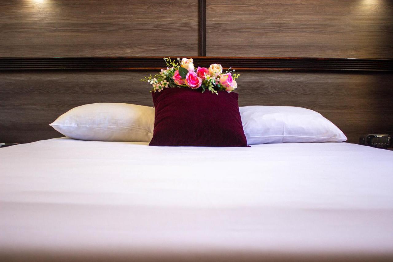 Hotel Le Paris Noumea Luaran gambar