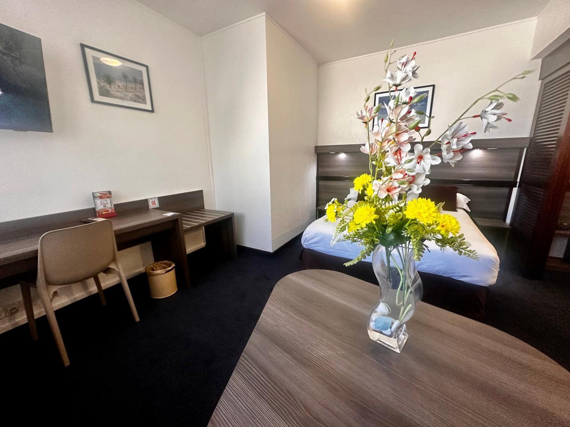 Hotel Le Paris Noumea Luaran gambar